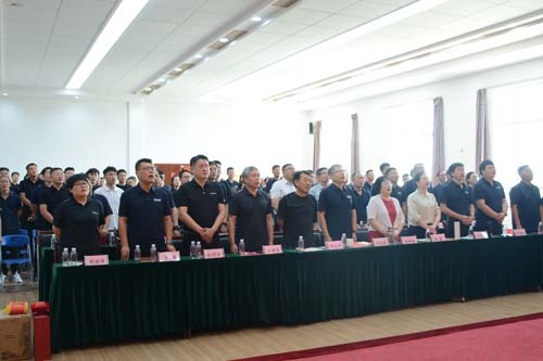 新增添 欣跨越|bwin必赢官方网站公司2024-2025财年度总结表扬暨2025-2026战略目的签约大会圆满举行